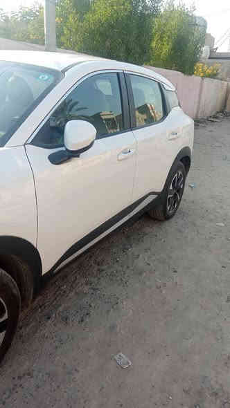 سيارة نيسان كيكس موديل 2025 سيارة ماشية 450 كيلو مكفولة كفالة عامة ربع كامرت سعرهه 200 وعشرين ورقة العنوان بغداد حي اور *********** ابو امير
