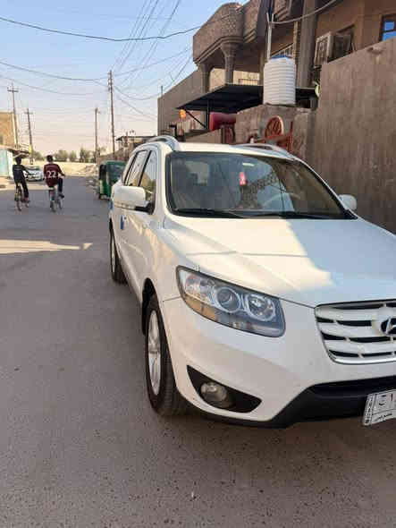 السلام عليكم
سنتافيا 2011خليجيه رقم بغداد 
مكفوله كفاله عامه عدا الجاملغ الامامي 
السياره فول مواصفات 6سلندر 3قطع تبريد 
السعر 155وبيهه مجال مكان السياره بغداد جسر ديالئ 
للاستفسار الاتصال ***********
