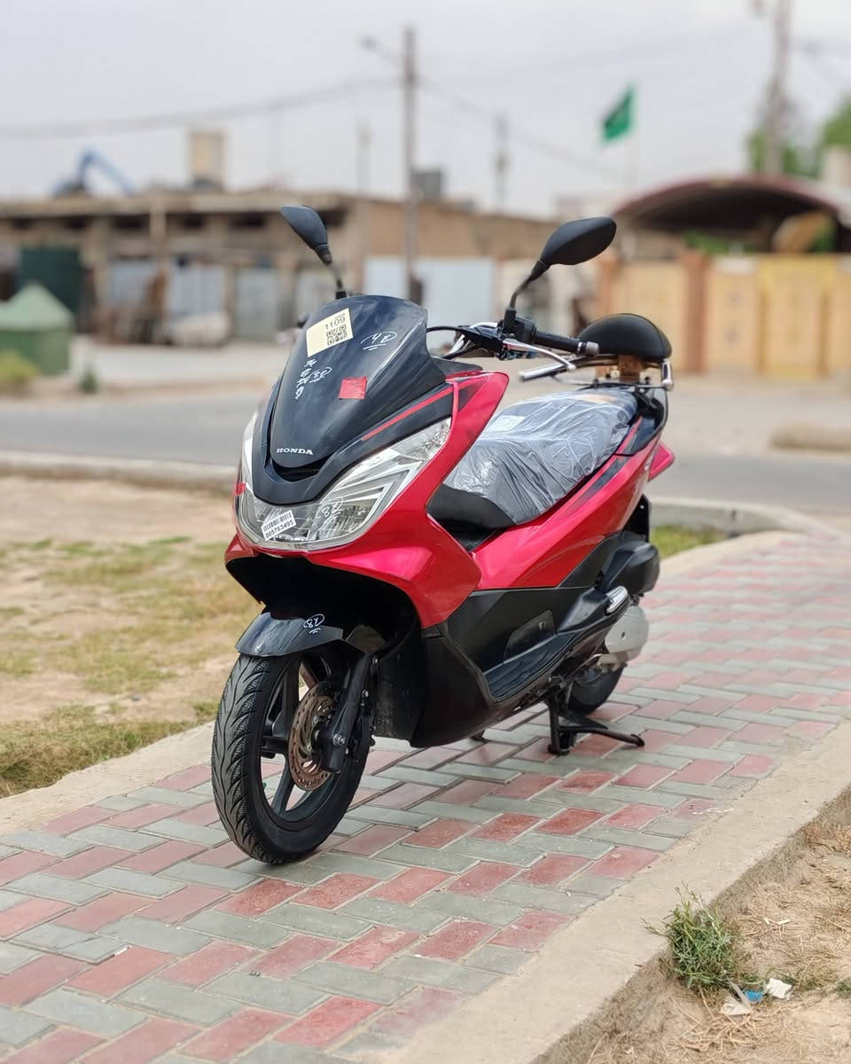 السلام عليكم 😊✋
دراجة pcx... ياباني
(جيل الثاني).. مكينة 150.. S 
ماشية 31 الف دراجة خير من الله كلة شغال اي نقص ما بيهة دهن جديد تايرات جدد استان كهربائي حساس ازدحام...
عنوان مدينة الصدر للاستفسار الاتصال ع رقم (***********)...😊✋💔
