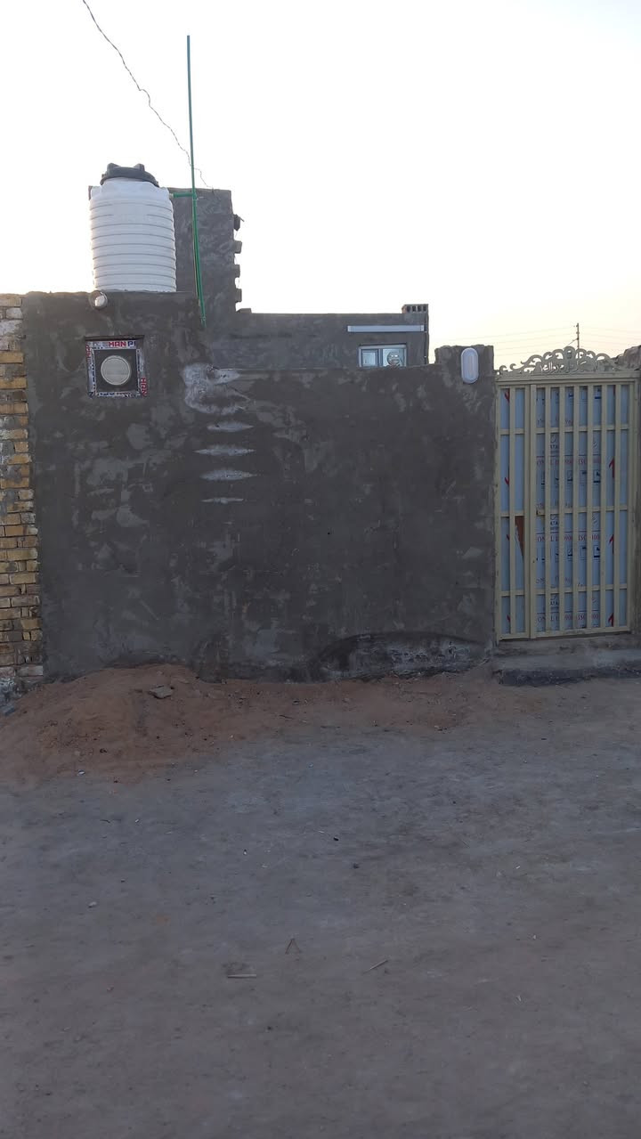 السلام عليكم بيت للبيع المساحه 100 متر الزراعي نجف شارع كربلاء عمود 134 طريق يا علي بيت نظيف وجديد البيت مصور مقطع السعر 17 وبي مجال قليل رقم الهاتف***********
