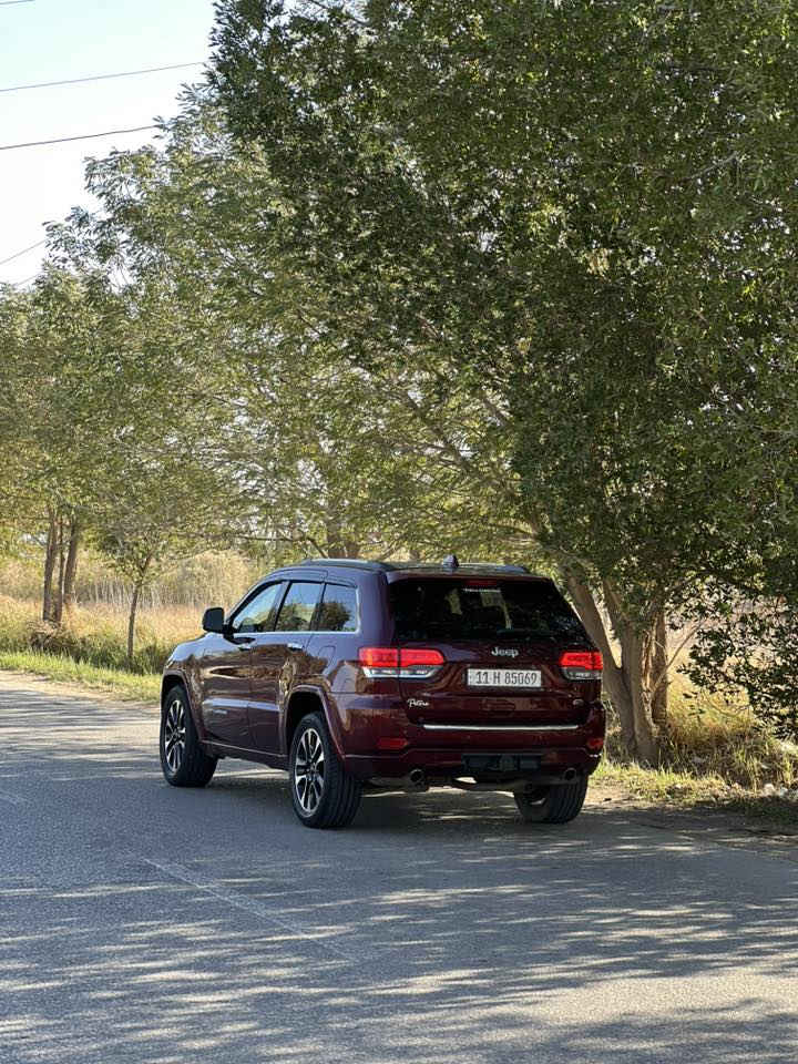 سلام عليكم
للبيع جيب كراند شيروكي فئه الاوفرلاند 
فوول مواصفات مرايات متغيره الون 
تبريد تدفئه كشنات سستم صوت 
سياره اعلى مواصفات ب موديلها 
جاهزه تخم تاير منظومه بانزين جديده 
حداديه جديده بالكامل وبعد بيها هواي
مواصفات من غير البانزين تستقبل عادي
شرط لا دونز ولا محسن 
للاستفسار الاتصال على الرقم 
*********** 
العنوان / بابل حي الجزائر
