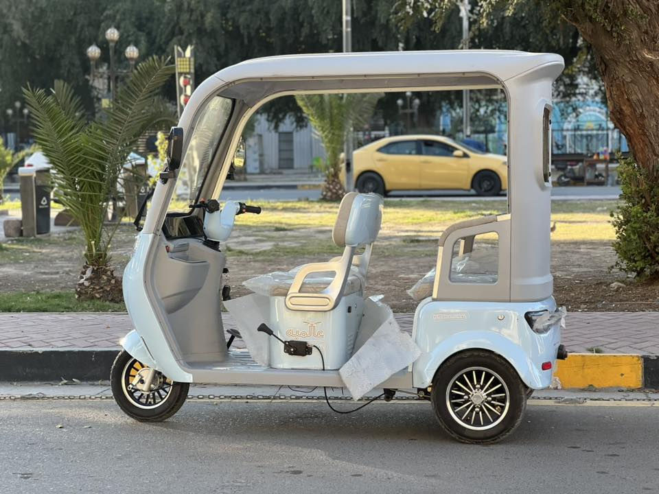 سلام عليكم شباب دراجه شحن  تكتك ثلاث عجلات للبيع  زيرو زيرو زيرو غير مستخدم مشحونه شحنه وحده فقط مماشيه من المعرض البيت فقط. دراجه عالميه وبيها مواصفات كلش قويه وتخبل وسعرها معروف عند محلات 
مواصفاتها 

الموديل 2026
البطاريات مسطره كبار 
كل شحنه تمشيك 80 كيلو 
السرع 1.2.3
السرعه 60 حقيقي 
بيها كامره خلفيه 
كشنات جلد 
رجوع الخلف 
شاشه تاب تعرض الك العطل ان وحده
وياها جادر بعدني مشاده
لونها كلش مميز 
 وصير بدي ال خلف هم 
وتحمل 3اشخاص 
بريكات 3 
هند بريك 
تشغيل عن بعد 
جهاز انذار السرقه 
مري جانبيه 
ماسحه الجامهً اماميه 

 
وبعد بيها مواصفات تخبل وهواي 

اي استفسار اتصاال 

***********

مكاني بغداد
