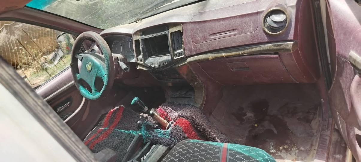 السلام عليكم سياره للبيع او مراوس حسب النضافه مكان حله السياره متروكه صارله شهر السياره أدوات أدوات موديل 2009/*********** /سعره19وبيه مجال
