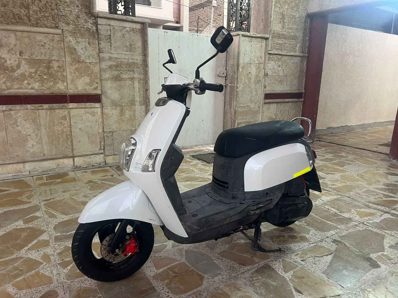 السلام عليكم بوليس للبيع مكفوله محرك كفرات بلادي العنوان بغداد حي القاهره السعر مليون اوبيه مجال حك الجيه للاستفسار التواصل على الرقم ***********
