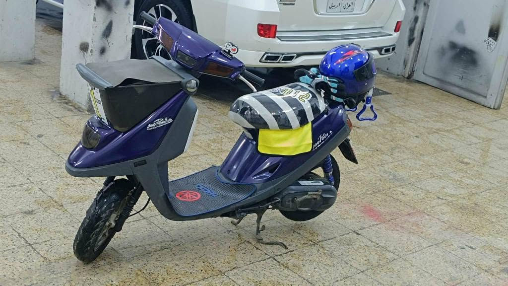 ماطور بزون للبيع محرك شرط ما مفتوح شاصي ما مكسور شرط والنضافه فول فقط الدرع الامامي مضبوغ بخ السعر 350وبي مجال شب بسيط التواصل(عل رقم ***********)*********** موصل, نينوى
