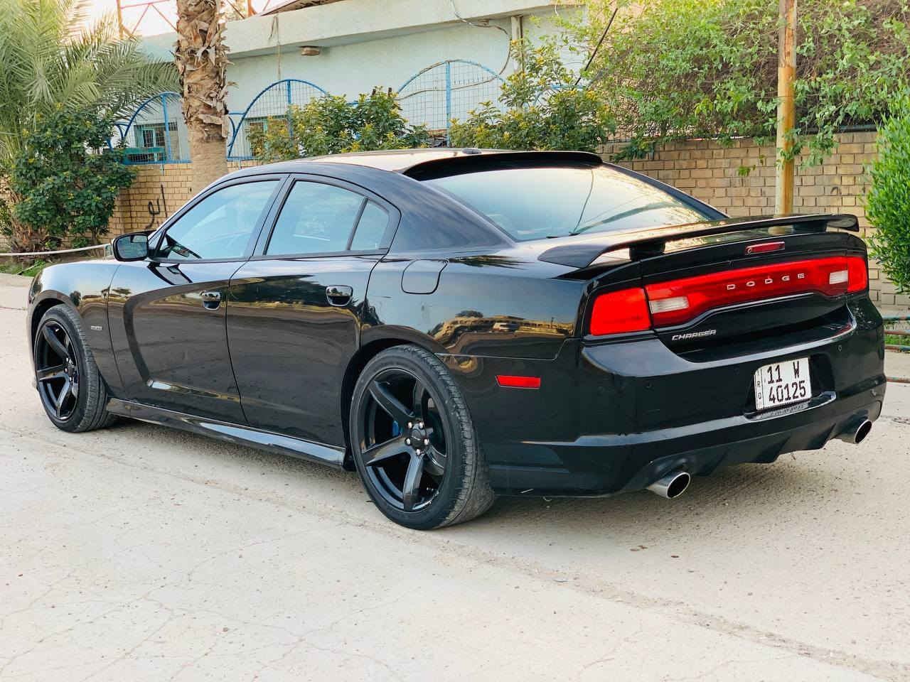 السلام عليكم
جارجر ٢٠١٤ RT
رقم بغداد الجديد تحويل مباشر
محرك 5700 
فول مواصفات عدا الفتحه
كشنات كنتاره وجلد وكهرباء 
شاشه كبيره وكامره خلفيه 
تبريد قطعتين 
كشنات تدفئه وتبريد 
ستيرن كهرباء وتدفئه وتبريد 
حامله اكواب حار باد 
وباقي المواصفات المعروفه 
السياره حادثه جاملغ فقط وبنيد محدث السعر ١٥٣ وبيه مجال 
الاتصال ***********
