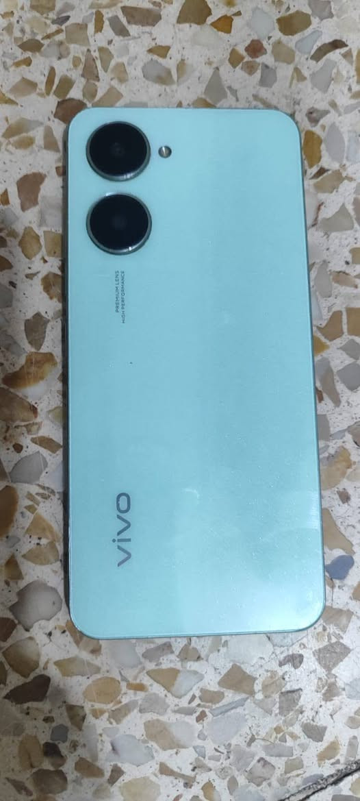 موبايل مستخدم للبيع ViVO YO3 ذاكرة 128 بطارية 5000 نضافة ٪90 السعر 100 الف وبي مجال بسيط العنوان بغداد ام الكبر والغزلان للتواصل على رقم الهاتف ***********
