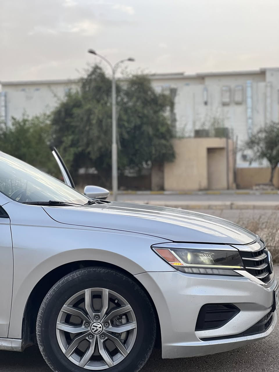 فولكسن باسات موديل 2020 
اللون سلفر 
محرك5سلندر 
حجم 2500 تنفس طبيعي
وارد خليجي
بدون حادث
رقم اربيل
العنوان سامراء
الرقم ***********
السعر127 وبيه مجال
بيع او مراوس
