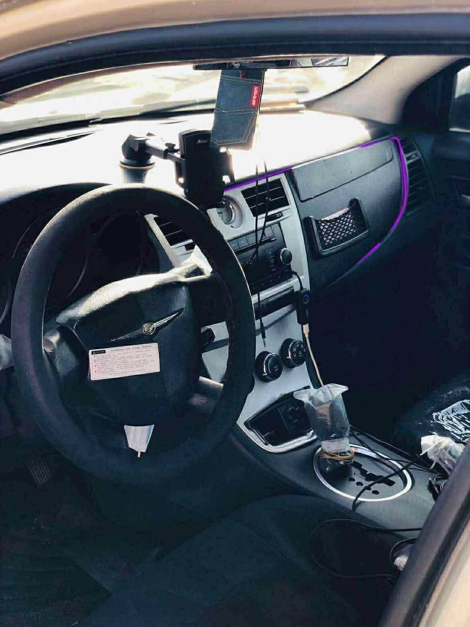 گلەیزەر c200 بۆ فرۆشتن ٢٠١٠ حیزام سبوخ بی لیدران خاز و بەنزین خازی ئیتالی لەسەرە ٣٠ وەرقە خرامەی لەسەرە دوای مەحمەلە دەیگەرێنمەوە سیارەکە نەقوستانی نیە هەموو گیانی بە شەرت ٦٧ وەرقە و تۆزەک مەجال (***********)watsapp أربيل, العراق
