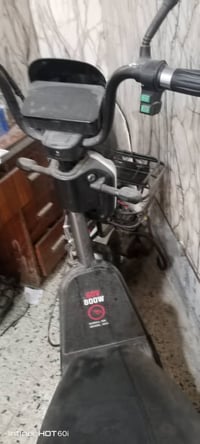 دراجة شحن • ٥ بطاريات • شاحن أصلي