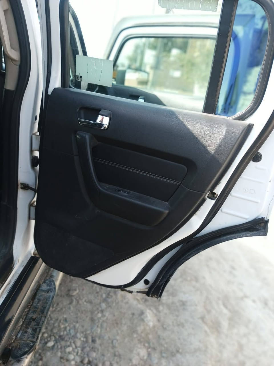 همر H3 ابيض بغداد دولي
بسمي تحويل مباشر
رقم دولي فحص وهزه جديد 
محرك وكير تاهو 5300
مسجل بالسنويه والكمارك 
ضرر بنيد
بيه منضومة غاز ٨٠ لتر تريد بانزين او غاز انته تحول بكيفك 
فتحه بالسقف 
داخل اسود جديد
تخم تاير وتبريد و راديتر مع بنكات جديد 
شاشه وكامره ولايت زنون 
كهربائيات كله شغاله
للبيع او المراوس 
السعر108 
العنوان بغداد الاتصال 
***********
