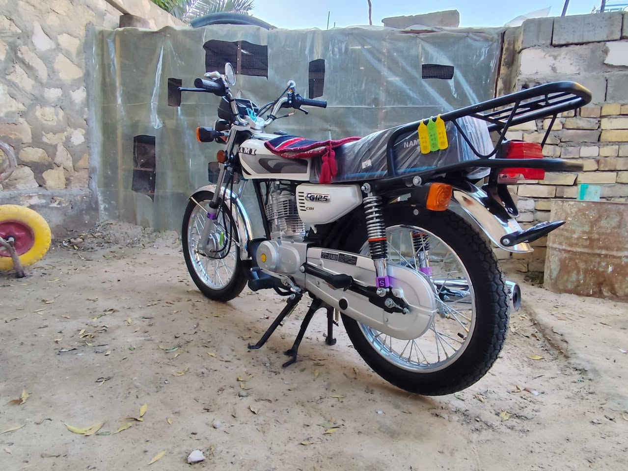 للبيع دراجه وكيليه انضف من الصوره مكان مشخاب السعر مليون ***********
