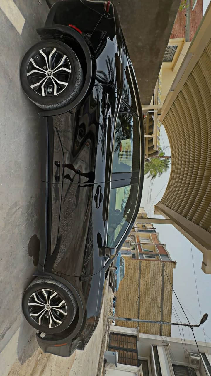 السلام عليكم كراون 2024 اسود اللون وارد امريكي فول الفول
للبيع بسعر مناسب 
***********
