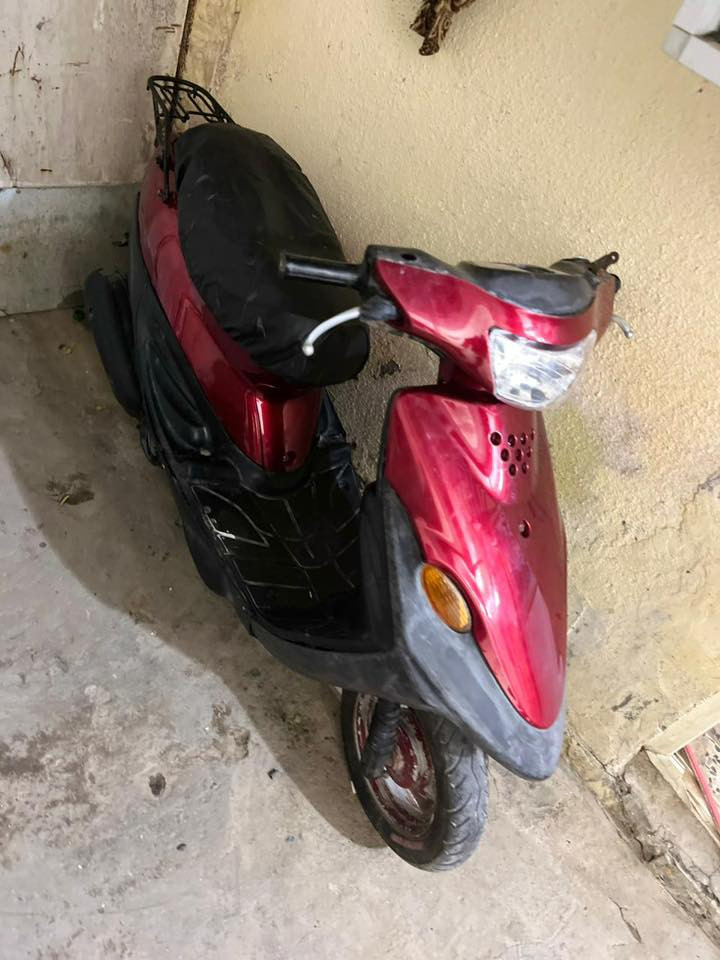 دراجه 9 زروف كلشي شغاله بيه مابيه شي السعر 350 وبيه مجال العنوان البصره المعقل ***********
