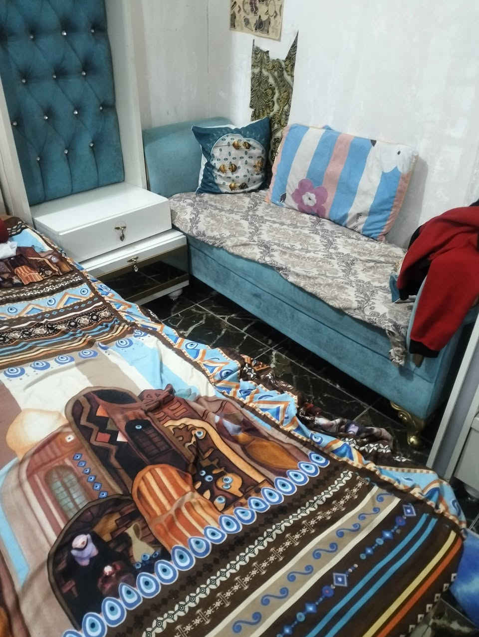 غرفة نوم خشب ثقيل تركي
نضيفة عنوان زعفرانية 
***********

سعر.....850
