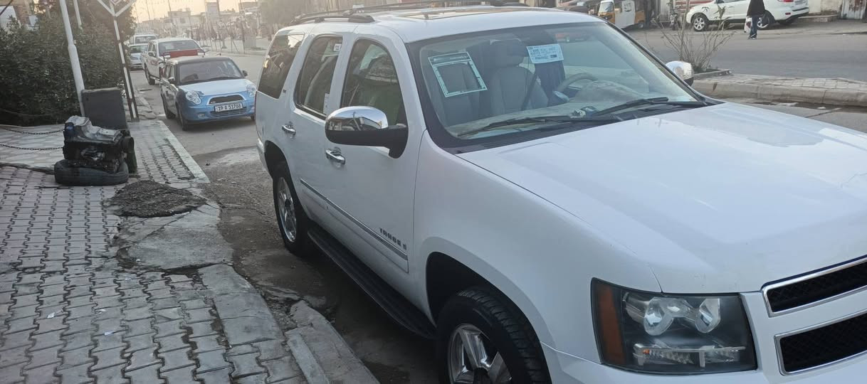 السلام عليكم. .. تاهو LTZ موديل ٢٠٠٩ رقم اربيل انكليزي بسم صاحب السياره هزه جديده مداور قبل سبوع 
سنويه لل ٣١ 
السياره فول مواصفات للبيع فقط 
السعر ٢١٠ السونار مرفق مع الصور رقم صاحب المركبه ***********
مكان السياره .. ميسان
غير متواجد على الفيس
