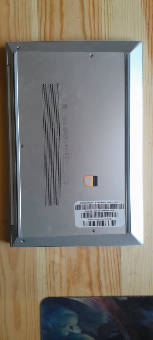 amd rayzen 5 pro 4650U with radeon Graphics 
Stockage 238
Cart graphique 496 mb


**إذا كنت صاحب هذا الإعلان وتريد حذفه لأي سبب، رجاءا أرسل رسالة إلى الدعم الفني**