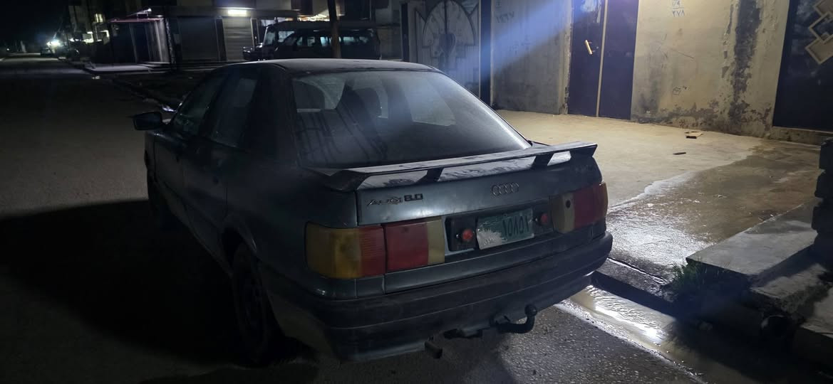 اودي موديل 88 شرط التحويل كربون بنزين فعال كير ومكينه شرط طخم تايات جديد طخم الوراء قدام جديد سياره قدام العين شغاله وين ما يعجبك سعر 10 اوراق قفل عنوان موصل حي السماح
***********
***********
