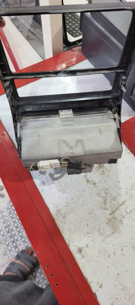 سعره مناسب نظافته 90 بالمية
فقط هذا الي بالنص مفطور مأشر علية بالصور يتغلف صاج ويرجع بلاد مع منظومة الجداحة والطفاية كامل  الشراي يتصل *********** توصيل موجود لكافة المحافظات
