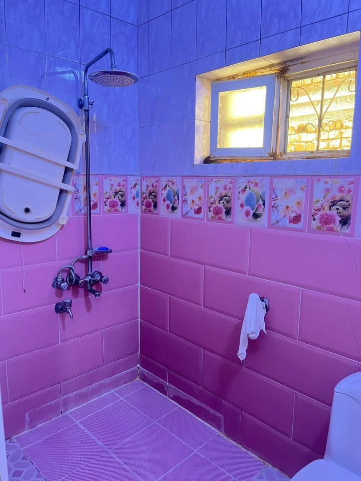 � دار للبيع طابقين – طابو صرف 🏡

📍 الموقع: أم الخيل – شارع المسبح
📐 المساحة: 375 متر
↔️ الواجهة: 15 متر

✨ تفاصيل الدار:
▪️ 5 غرف نوم
▪️ صالتين استقبال
▪️ مطبخ حار وبارد
▪️ صحيات عدد 2
▪️ كراج كبير
▪️ حديقة واسعة

🔺#للاستفسار 
*********** 

—————————————————————
