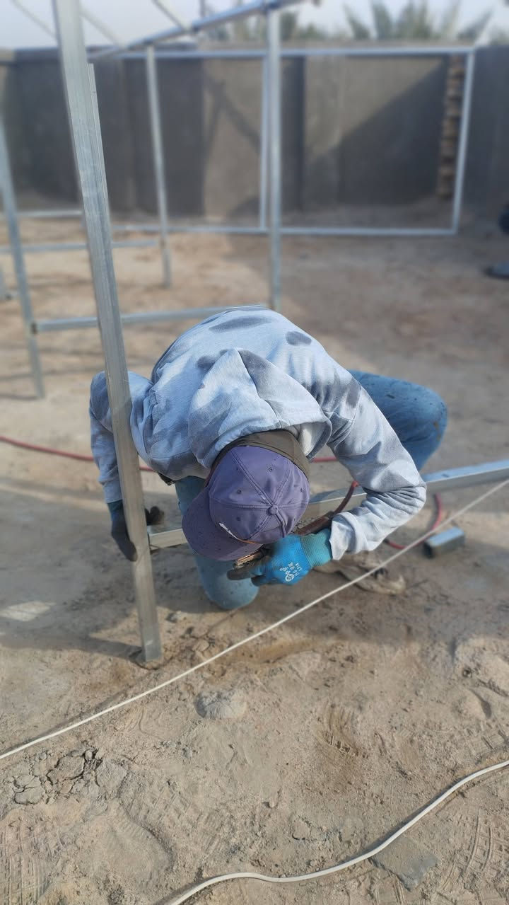 اليوم على بركة الله بيت الاخ كريم محمد المياحي واخوه باسم محمد المياحي يودعان الانقطاع بالتيار الكهربائي
***********
