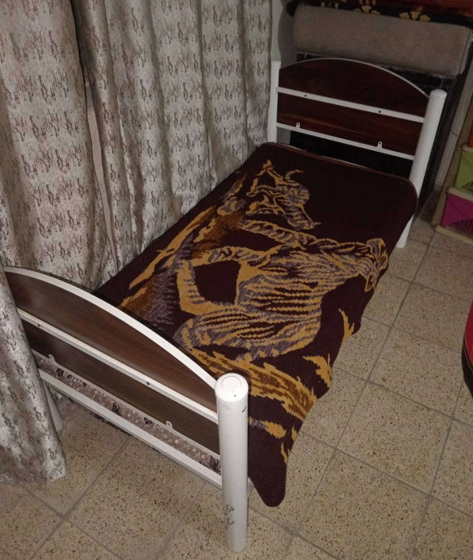 السلام عليكم قريوله عدد 2 نظيفات استعمال قليل سعر الوحده 35 الف اتصال***********
