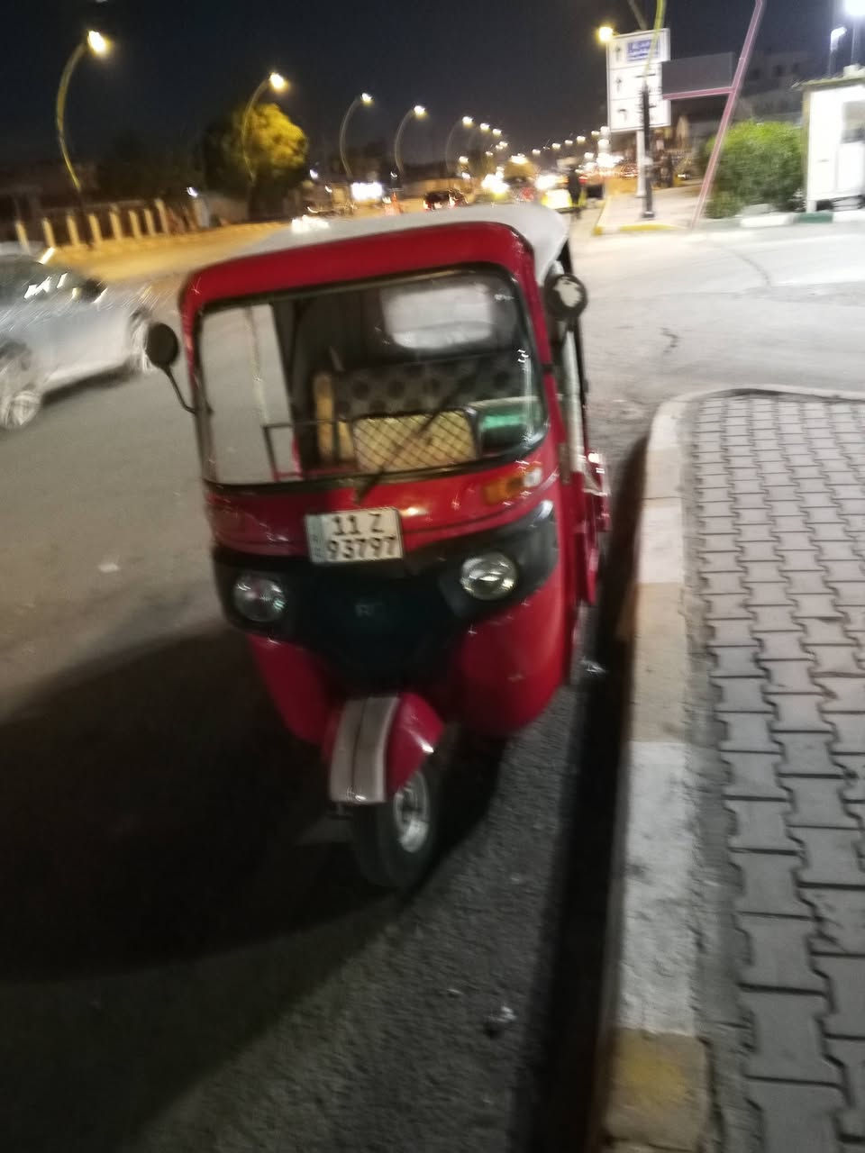 سلام عليكم تكتك للبيع مصبوغة عام 18رقم وسنوية بسمي السعر 6وبيهة مجال***********
