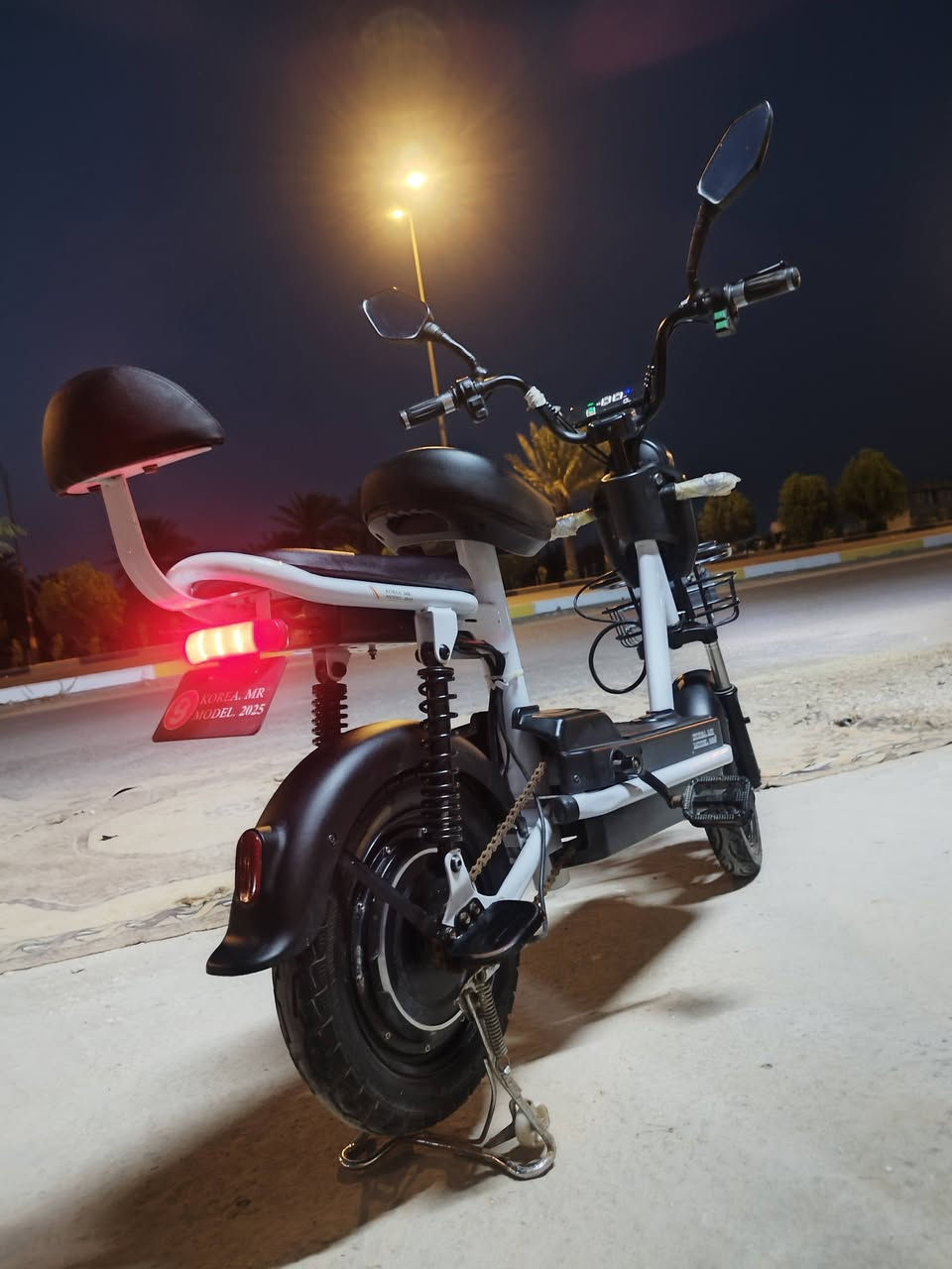 للبيع 🔥
دراجة كهربائية ⚡🚲
المواصفات:
🔹 سرعة القسوة تصل إلى 60
🔹 مكينة كهربائية قوية وعزم ممتاز
🔹 ملف نحاس أصلي وسحب قوي
🔹 بطارية ممتازة تدوم للمشاوير
🔹 استهلاك اقتصادي
🔹 مقعدين + مسند خلفي
🔹 سلة أمامية عملية
🔹 إنارة ومرايات
🔹 مناسبة للمدينة والمشاوير اليومية
الدراجة نظيفة واستعمال قليل👌
📍الموقع: كربلاء -نهر السلام
للاستفسار والسعر خاص📩


**إذا كنت صاحب هذا الإعلان وتريد حذفه لأي سبب، رجاءا أرسل رسالة إلى الدعم الفني**