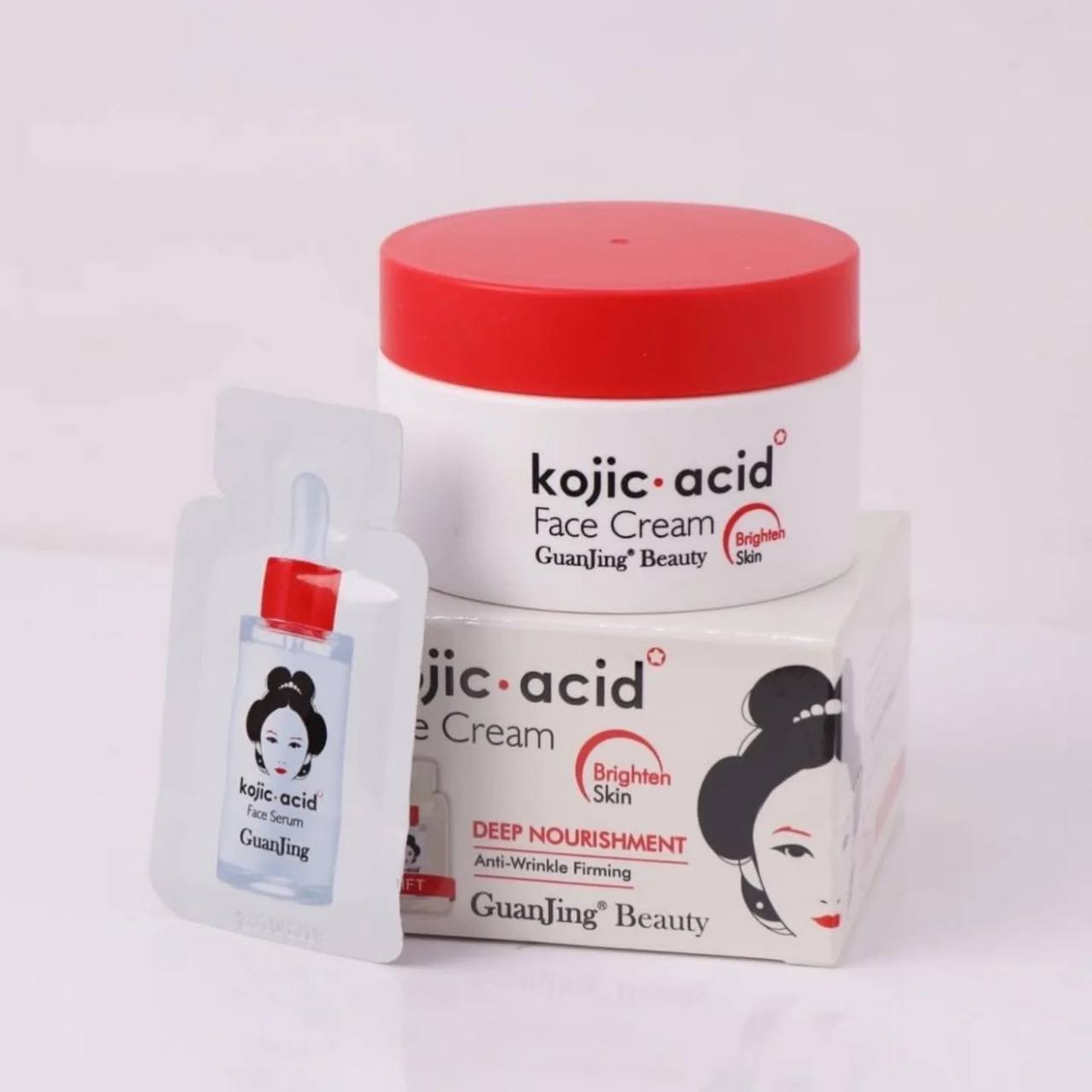 كريم تفتيح الوجه كوجي سان 50 جرام
كريم مخصص لتفتيح وتوحيد لون البشرة بفضل احتوائه على حمض الكوجيك، الذي يساعد في تقليل التصبغات والبقع الداكنة. يعمل هذا الكريم على تحسين مظهر البشرة وجعلها أكثر نعومة وإشراقًا. كما يساعد في تقليل آثار النمش والبقع الناتجة عن الشمس وحب الشباب. بفضل تركيبته الخفيفة، يمتص الكريم بسهولة دون أن يترك طبقة دهنية على البشرة.
✨ يحتوي على حمض الكوجيك الذي يساعد في تفتيح البشرة وتوحيد لونها.
✨ يرطب البشرة بعمق ويتركها ناعمة ومشرقة.
✨ يقلل من البقع الداكنة وآثار حب الشباب.
✨ مناسب لجميع أنواع البشرة


**إذا كنت صاحب هذا الإعلان وتريد حذفه لأي سبب، رجاءا أرسل رسالة إلى الدعم الفني**