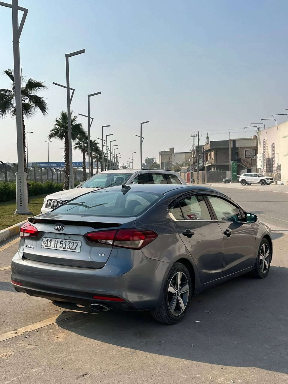 السلام عليكم
فورتي موديل 2018 امريكي للبيع 
محرك 2000 GDi اقتصاديه وقويه والكير AT بلاديات 
كير ومكينه وكهربائات وصدر مكفولات 100‎%‎ 
تبريد تدفه بلاديات ✅ 
تخم تاير جديد وداخلها جديد 
حادثها قطعه وحده البا الخلفه جدن سخيف يعني الصبغ باب وجاملغ خلفي فقط والباقي كفاله عامه 
فئه الEX فول مواصفات عده الفتحه 
- بصمه تشغيل + بصمه ابواب 
- تدفه كشنات 
- تدفه ستيرن + تبريد للشاشه 
- 3 انضمه قياده [ سبورت - ايكو - عادي ] 
- 5 ويل كب 
- اشاير بلمري ومري شفط 
-  كامره وشاشه تدعم الكاربلي 
- اضواء ترحيب عند الاقتراب 
- مثبت سرعه وتحديد مسار 
- وهواي موصفات بعد 
رقم بغداد الجديد [ هزه وسنويه وفحص كله جديد ]
سياره نضيفه بلعافيه ع ياخذها 
السعر 120 وبيها مجال 
مكان السياره بغداد الغزاليه 
رقم الهاتف *********** بي واتساب
