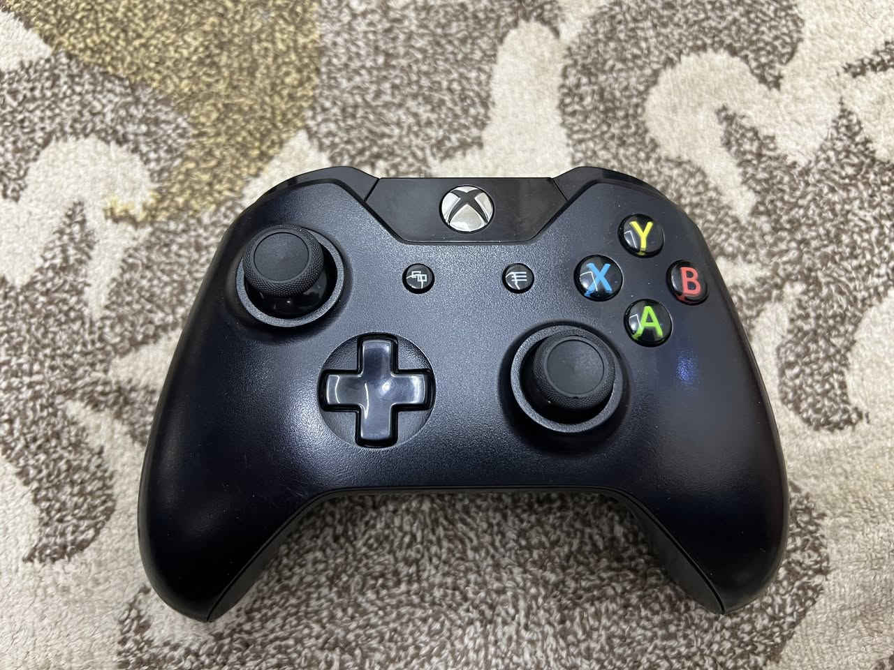 Xbox one
700g

7jeux install

Manatte original

2 cd

Hab6a caba mn spain


**إذا كنت صاحب هذا الإعلان وتريد حذفه لأي سبب، رجاءا أرسل رسالة إلى الدعم الفني**