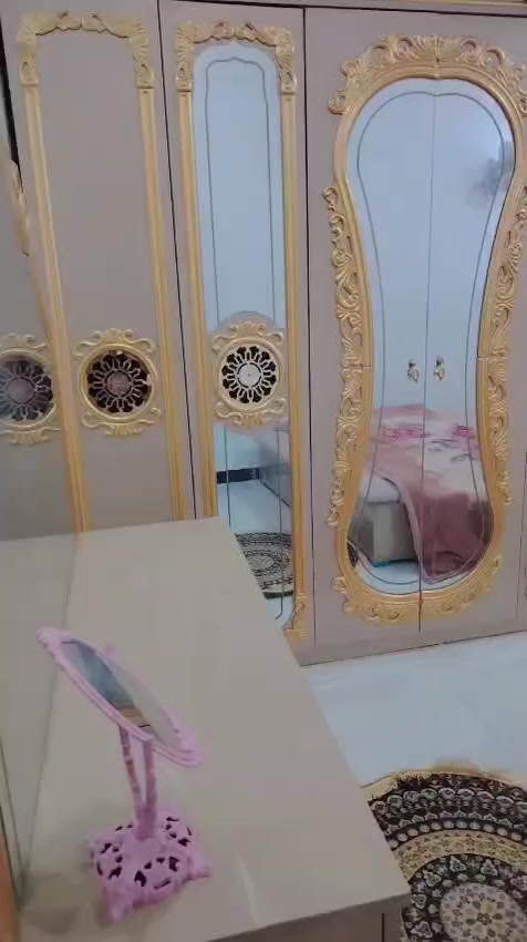 غرفه تركيه للبيع مستعمل بس نظيف المراسلة او الاتصال واتساب موجود ***********
