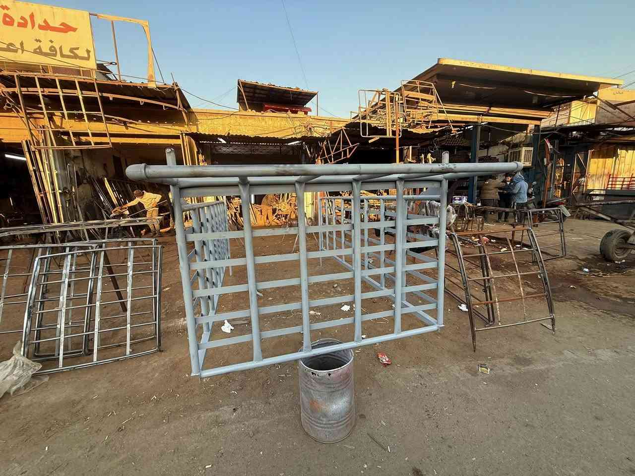 محجر فحل ارتفاع 95 شغل درجه أوله تفصال جديد غير مستخدم محجر كامل سيبايه +باب خلفي +تي على لباب عكس ثلاثي محجر بوري 3 ملم عكس سن اي استفسار خاص او *********** لعنوان بغداد وينصبغ اي لون ابالك
