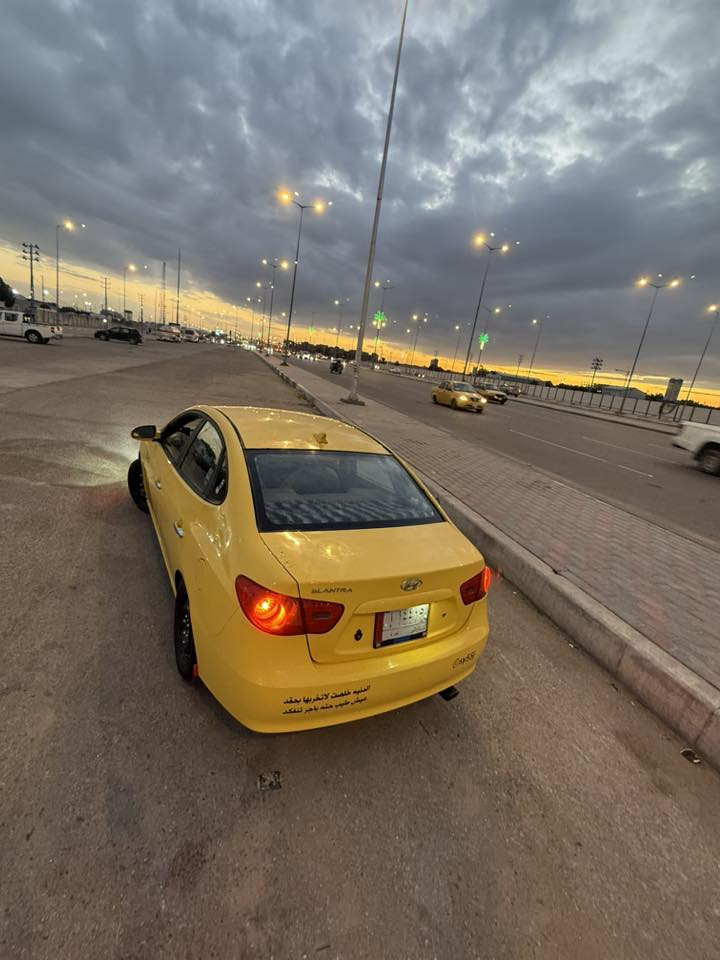 سلام عليكم النتره مديل 2009 السياره جاهزه منضومت غاز لايت زنون شمسي دوشمه كامله تخم تاير جديد حداديه اماميه خليفيه جديده مكينه وكير مكفولات صبغه جديده السياره بيه تلث قطع تعمير السياره ليبل واحد رقم ديالى مشروع وطني تحويل ثاني يوم السعر 105 وبيه مجال  السياره نافضها عله ايدي السياره احله من الصور رقم الهاتف ***********
