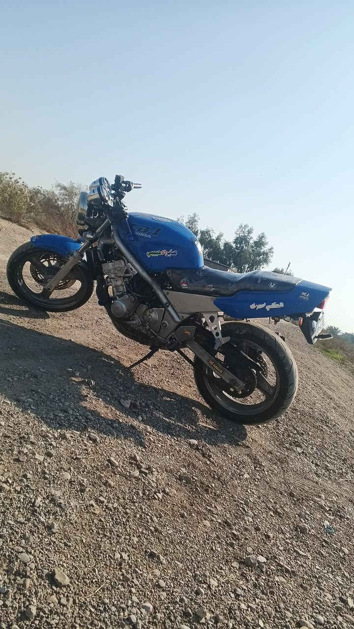 السلام عليكم سي بي فورمكينه400الدراجه موديل2000كهربائيات كلها شغاله المكينه لاتنقيص ولاتبخيراوراق اصوليه المكان حي المعلمين بعقوبه الشراي يتصل على الرقم *********** السعر1550/اوبيهامجال حك الجيه
