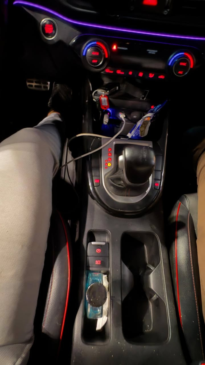 سلام عليكم فورتي جيتي 2023 محرك ١٦٠٠ تيربو كير دبل كلج حادثهه بيبان ثنين سونر وصور حادث مرفوقات بل منشور رقم اربيل باسمي مواصفات::
*كشنات جلد مختوم جيتي ومطرز بل احمر 
*بصمه +ترحيب اضاء عند القتراب 
*تشغيل عن بعد 
*جام ينزل بريمون 
*تبريد خلفي 
*تبريد منفصل عن سايق ولراكب 
*بكلايت ولايتات ايل ايدي 
*سستم صوت +دمام
*نشره داخليه بل بيبان ودشبول مختوم عليهه جيتي تدغير من شاشه ١٣ لون 
*شاشه جبيره دتدعم كار بلي واندريد اوتو 
*نقطه عميه بل مرايه 
*رادار مانعم تصام خلفي توقف ذاتي 
*رادار تحديد مسار وتحذير عن خروج عن مسار +توقف
 ذاتي امامي 
*ويلكب حجم ١٨ 
*مرايه تعتيم 
*سايد بريك بصمه 
*اوتو هولد يلزم بريك بل زدحام 
*دبل كزوز صوت رياضي بلادي
*شفتات ستيرن 
سياره فول عده لفتحه مكانهه بغداد الامين ثانيه ***********  سعر ١٤٧ قفل قفل  وماكو هيج سعر بسوك بهيج حادث  بس متوازي عل بيعتهه
