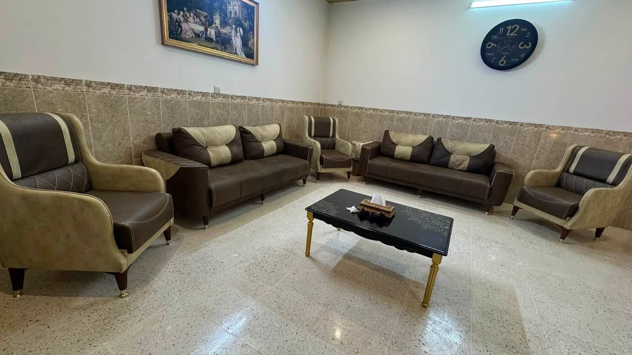 تخم درجة اولى تركي
12 مقعد نظيف سعره 500 
📍العنوان اربيل 

رقم الهاتف ***********
