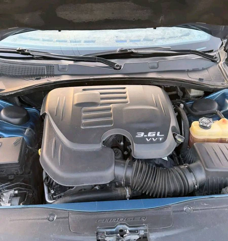 دودج تشارجر 2020 GT
المواصفات: موديل 2020 فئة GT
محرك 6 سلندر
الممشى 96 ألف
فل مواصفات ما عدا الفتحة
رقم بغداد الجديد
نظيفة جداً استخدام شخصي
جاهزة بالكامل ولا تحتاج أي صرف
رقم صاحب سيارة ***********
حادثهه سطحي فقط بنيد + تطبيگ جاملغات فقط تعيير 
٢٢٠ مع مجال بسيط
