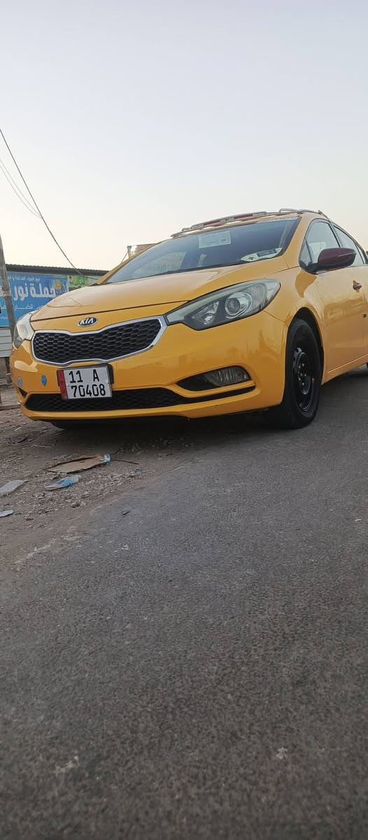 السلام عليكم سياره للبيع فورتي موديل 2014 تخم تاير حداديه 95% مكينه وكير مكفولات حادثها خشم البنيد سياره كلها ميبل واحد سياره باسمي مصفره هيئه وغرامات السعر 112 بيها مجال بسيط سياره خير من الله كليتها ربع واحد متذب عليها مكاني بابل رقم ***********
