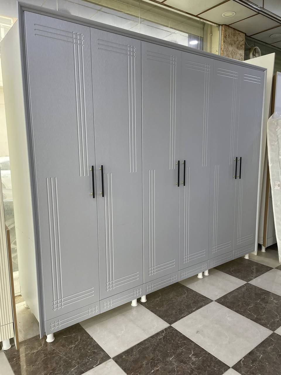 نرخ تةنهاا(٣٨٥ هةزار قفل )

معرز بالام بريس قياس ٢ مترو٨٠
قولي ناو تاك ٧٠
بةرزيي ٢ مترو ٣٥

عةدةتيكي كةم بةردةسة

ناونيشان كةلار مةزادة كونةكة پشت قوتابخانةي لةيلا قاسم 
دارتاشخانة ريبين

***********
