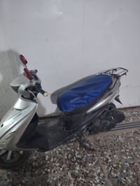 للبيع ادرس صيني نقصها بس باتري 07805582873