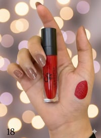 ألوانه تخبل • مكياج