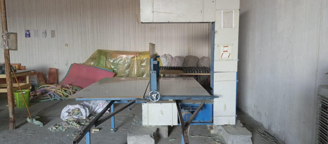 السلام عليكم عندي مكينتين وحده مال كوب سفري كامله ومكينه قص سفنج للبيع للاستفسار ***********
