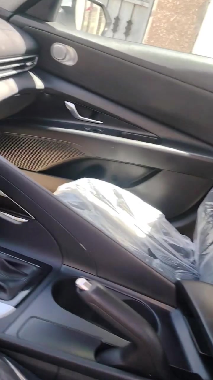 السلام عليكم من رخصت الادمن
النترا وارد امريكي مكينه ٢٠٠٠ بدون بصمه
موديل ٢٠٢١ سياره جديده ايرباك سليم حتى الاسبير مانازل الكاع 
ضررها جاملاغات الأمامي مفتوحات  ونفسهن مرجعيهن بلاديات
قطره صبغ مابيها السعر ١٤٣ وبيها مجال بصيط

***********
