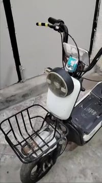 دراجة كهربائية • شحن • شغالة متقطعة