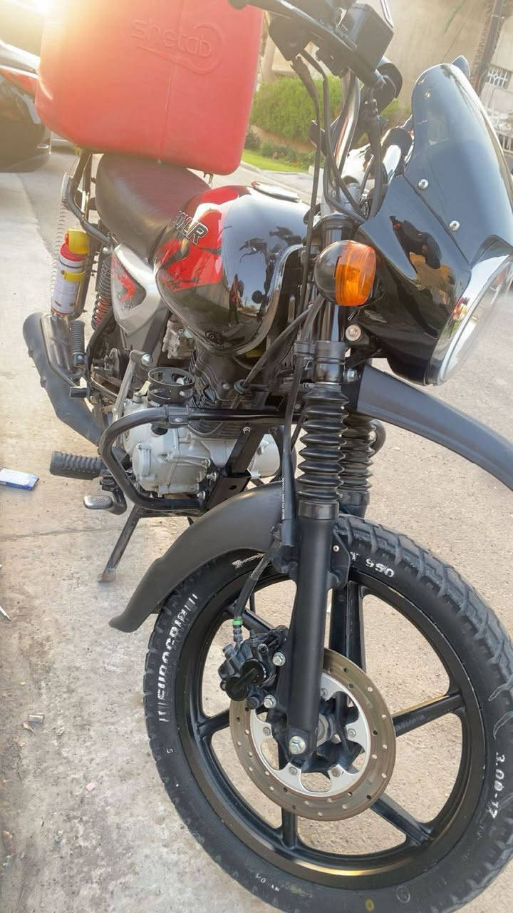 دراجه بوكسر موديل 2023
الدراجه نضيفه وماناقصها كلشي كهربائيات كلهن شغاله تخم تاير صار شهر من مبدله چوبلس ثنينهن 
الدراجه بيه خيط خفيف
السعر مليونين و١٠٠ وبيها مجال
مرقم بغداد بسمي تحويل ثاني يوم
***********
