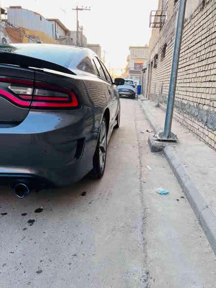 السلام عليكم جارجر 15 للبيع على حادثه بيه سياره شغاله وتمشي سياره داخله كلين بيه طخه بل جاملغ الخلفي وبيه تلحيضات بسيطه صبغ السياره رقم وهزه وسنويه جدد السعر 137 ورقه شرط التحويل ***********
