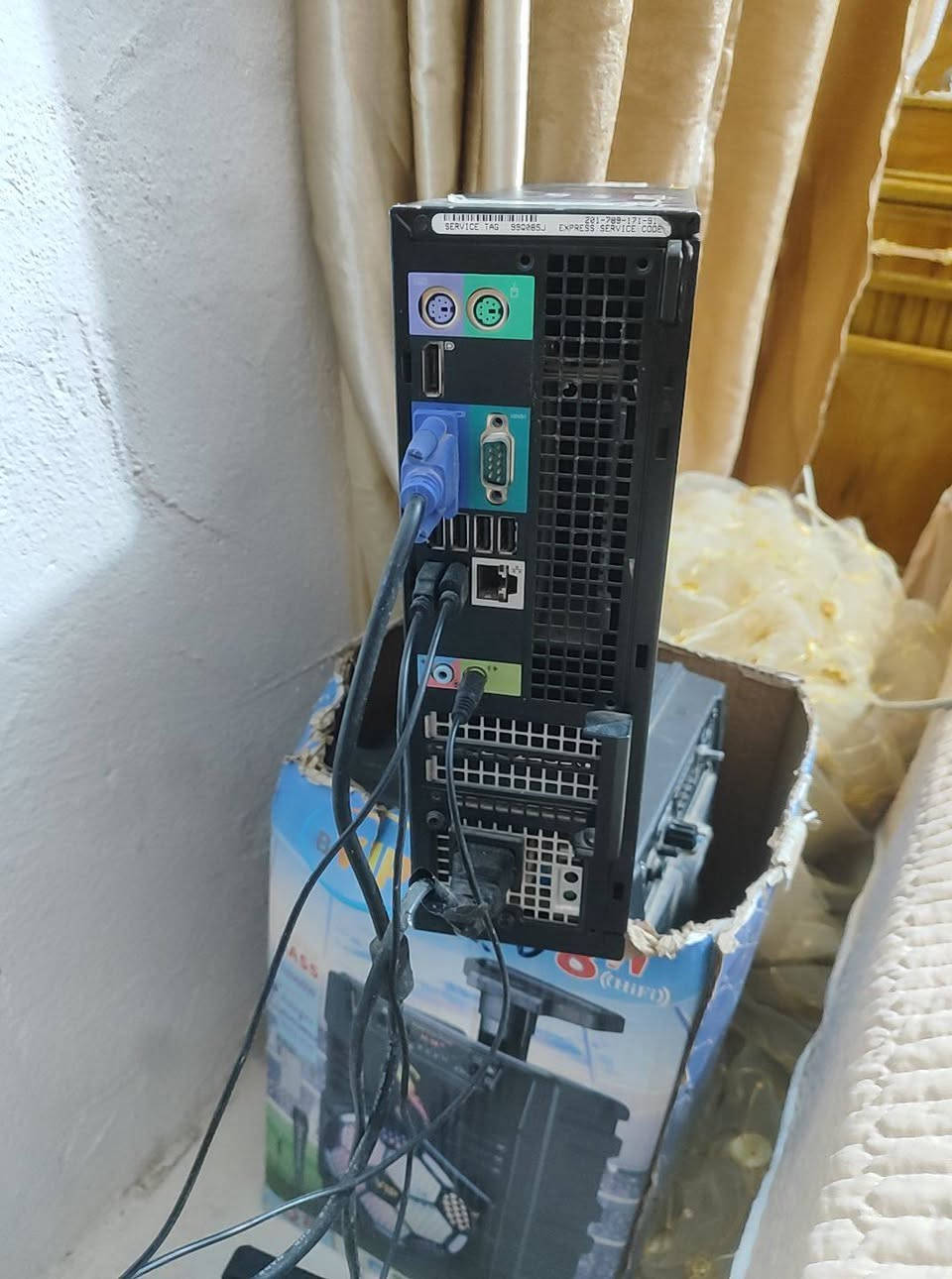 حاسبه البيع حاسبه حلوه ونضيفه شاشه 19وكيست حلوو الرام 4 والهارت 500 اريدها 250 وبيها مجال بسيط مكاني العماره حي الرحمه الثانيه ما عندي توصيل 
***********
