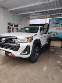 بیکم 2025 V6 هي سيارة تويوتا هايلوكس بمحرك 4.0 لتر، 6 أسطوانات، ينتج 2...