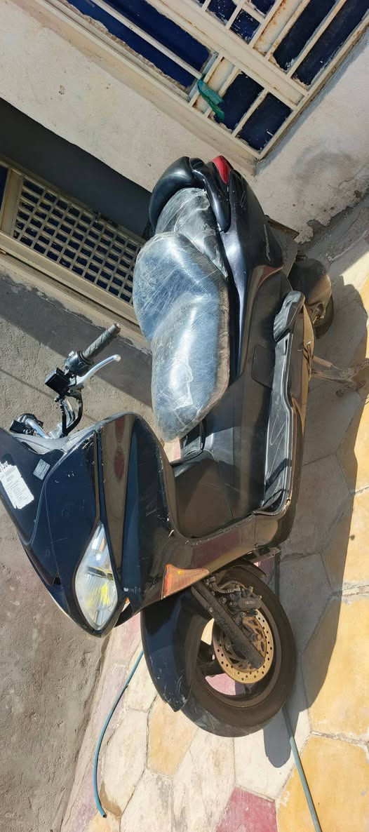 فورزه 08  دراجه كفر حلو مكينه 
كله فول 
بيه نوقص باتري تعبان 
وتريشه 
ابيعلك هم موجود تشغل وتطلع لا دخن ولا تنقص 450 الف قفله مكاني بلدوايه ***********
